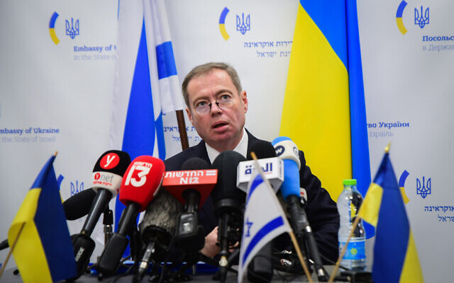 File: Ukraine's ambassador to Israel, Yevgen Korniychuk, gives a statement to the media in Tel Aviv, on March 11, 2022. (Avshalom Sassoni‎‏/Flash90)