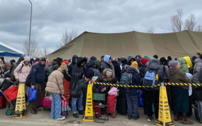 Thousands of Ukrainians wait to enter the checkpoint at the Ukraine-Moldova border in Palanca, March 5, 2022. (Jacob Judah via JTA)